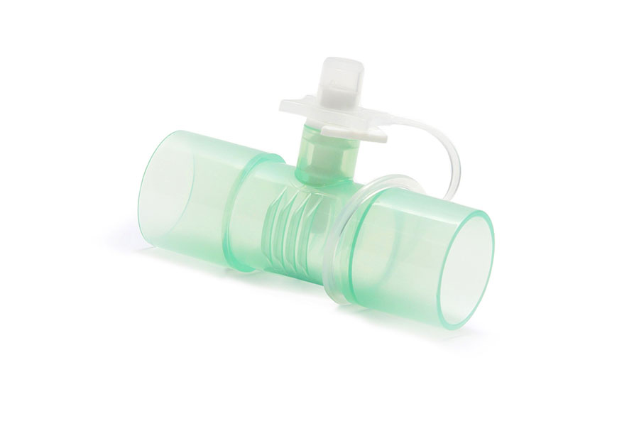 Raccord droit 22M-22M + buse MDI (aérosol doseur) orientée vers le patient