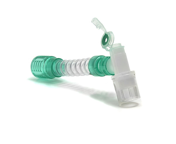 Catheter Mount intérieur lisse, 22F, avec raccord coudé double rotule 22M/15F et double flip top cap, ≥120mm