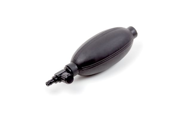 Poire de gonflage pour heaume